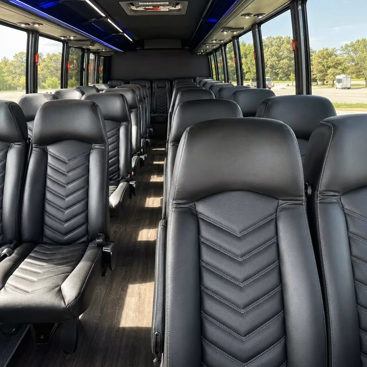 baton rouge 15 passenger minibus rental